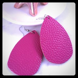 ⭐️ 5/$25 SALE ⭐️ PINK EARRINGS